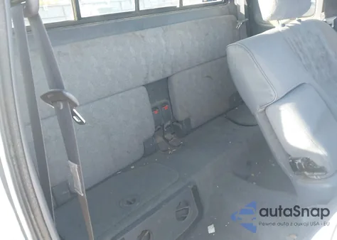 2000 Toyota Tacoma from USA, damaged, VIN 4TAVL52N7YZ622312